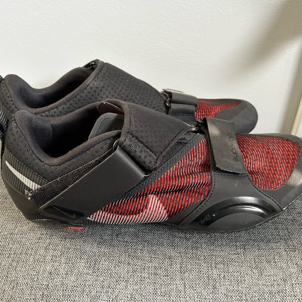 Nike Superreps Black and Red Cycling Shoes NWOT